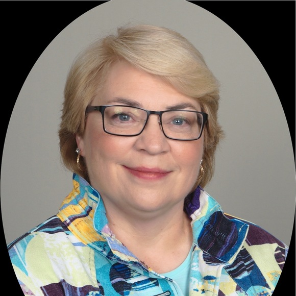 Meet your Posher, Debbie - Picture 1 of 1